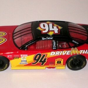 Bill Elliott #94 1:24 Red McDonald's Diecast car